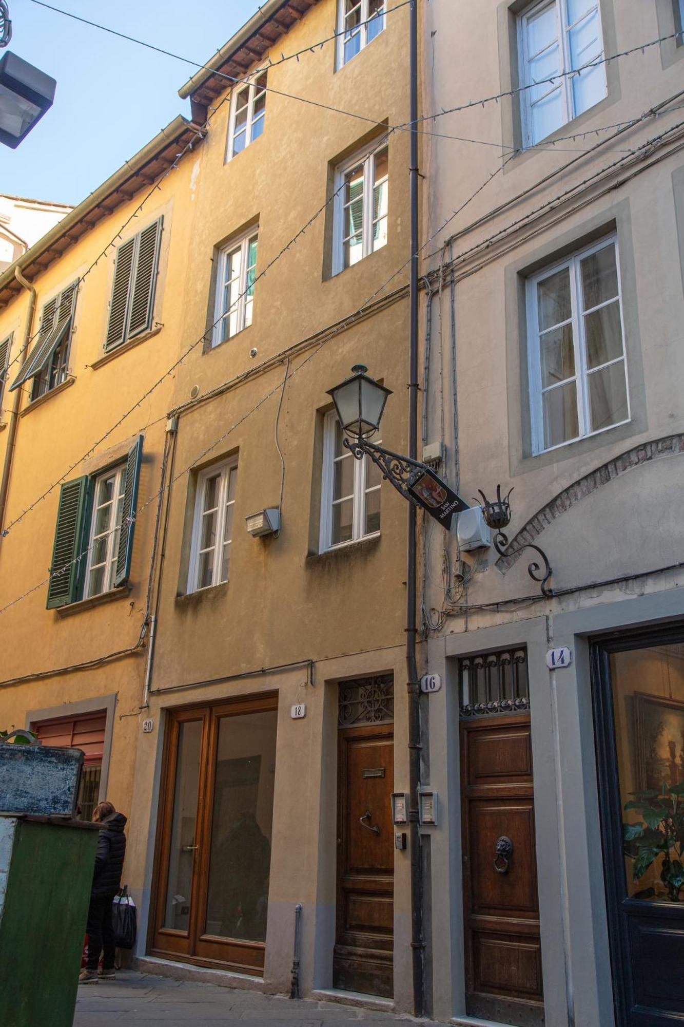 Bilocale Economico, In Pieno Centro A Lucca Apartment ภายนอก รูปภาพ